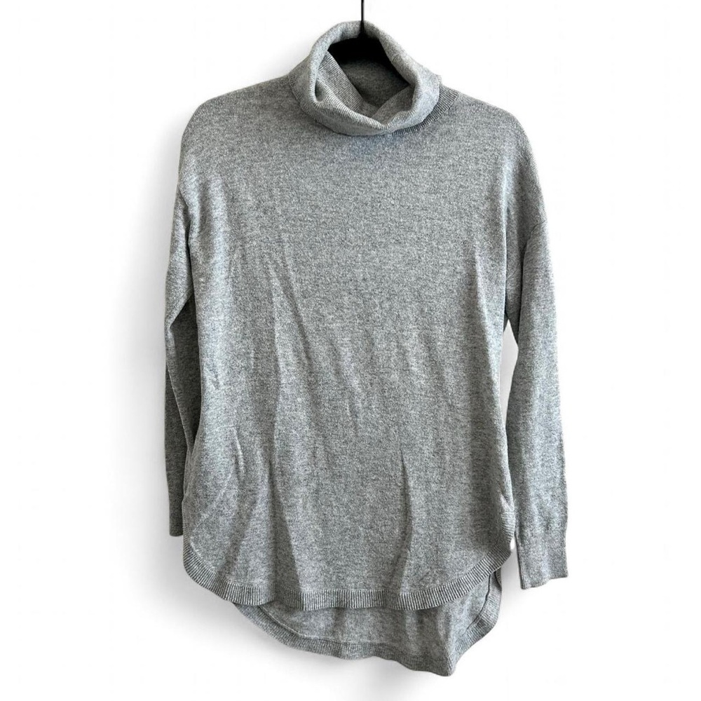 Chelsea28 Light Grey Split-Hem Turtleneck Sweater, Cotton Cashmere blend